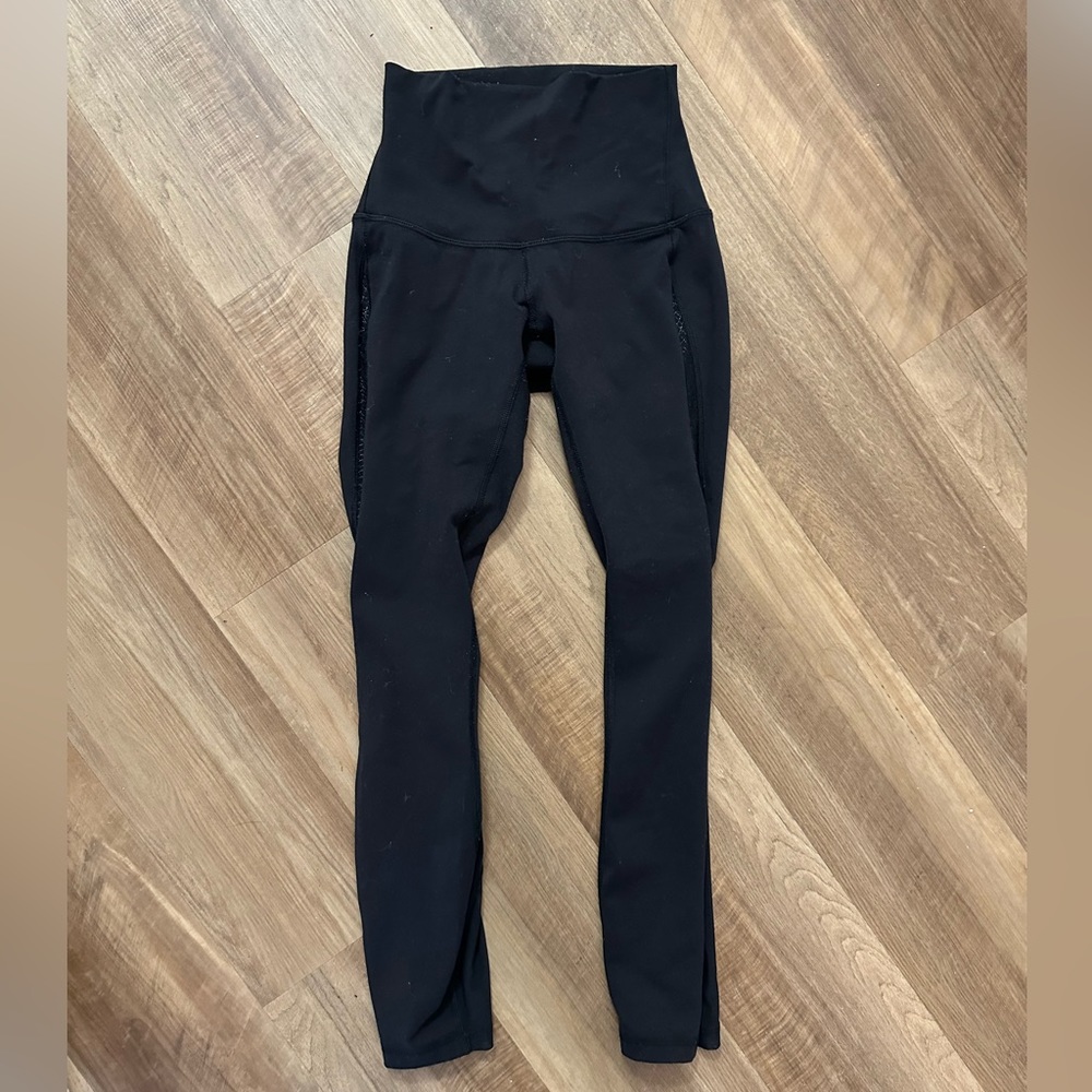 Used but barely worn Lululemon Wunder Under size 2